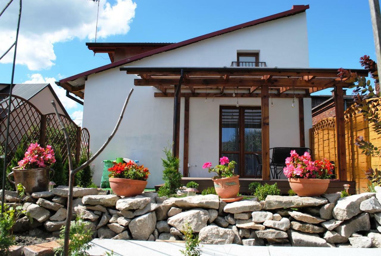 Villa Dom Adula à Janów Lubelski Extérieur photo