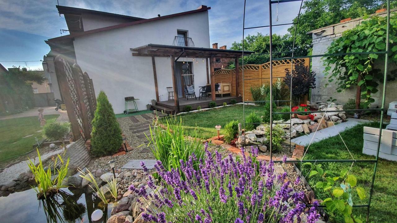 Villa Dom Adula à Janów Lubelski Extérieur photo