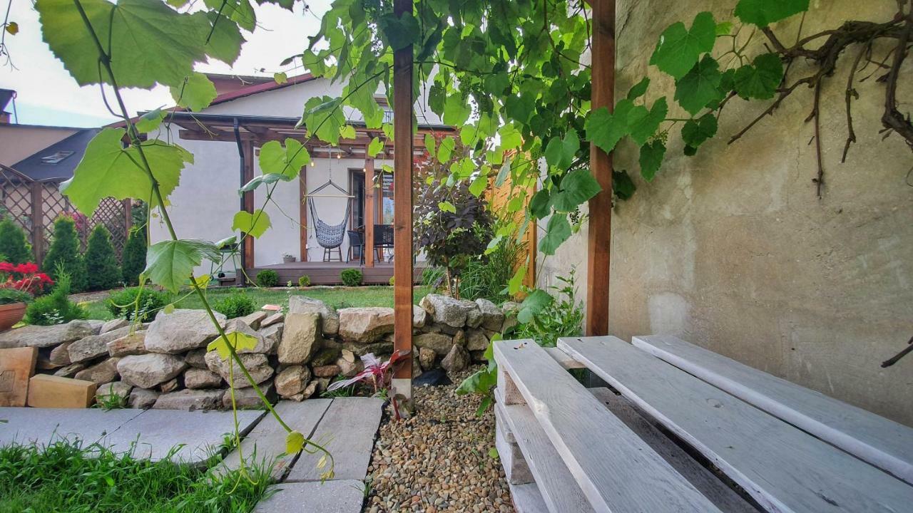 Villa Dom Adula à Janów Lubelski Extérieur photo